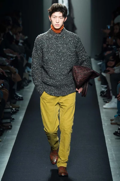 Look 30